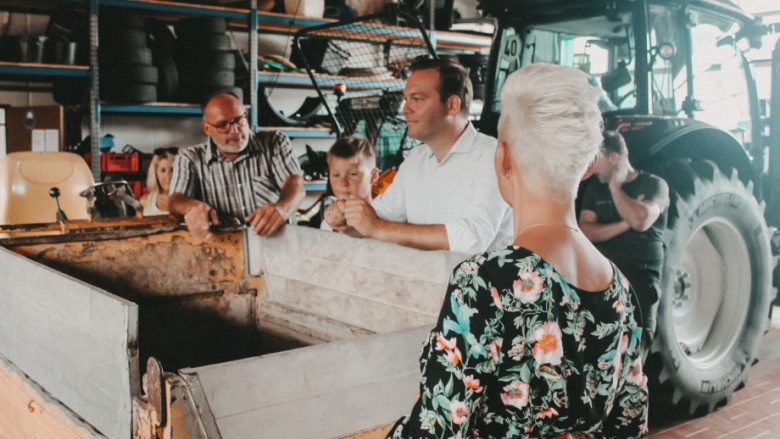 Die Forstwirtschaft im Blick: Betriebsbesuch und Gespräch mit Forstwirten