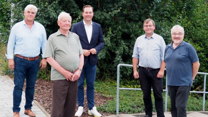 Distanzierte Aufstellung in Pandemiezeiten: Jürgen Osswald, Ludwig Heine, Felix Schreiner, Konrad Schlude, Edwin Kintzi (vlnr)