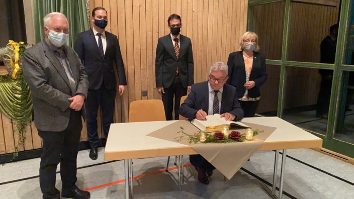 Eintragung ins Goldene Buch der Gemeinde Herrischried.