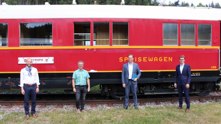 Felix Schreiner besichtigt historisches "3 Seen Bahn"-Projekt in Seebrugg